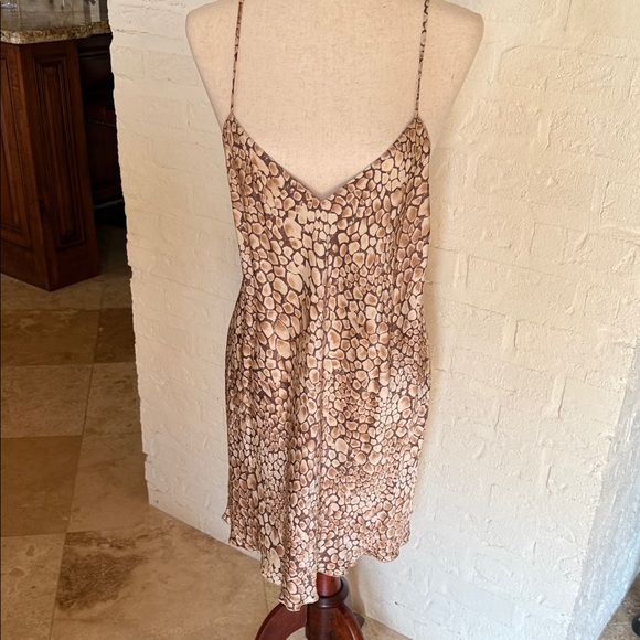 August Silk Giraffe Pattern sleepwear in Brown and Cream - Picture 5 of 6